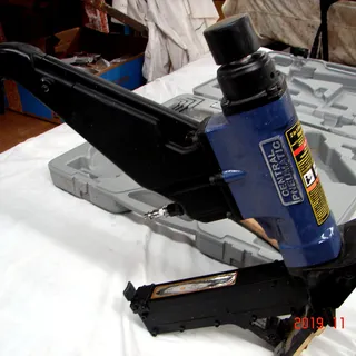 Photo of 2 in one Flooring/Cleat Staple & Nailer Central Pneumatic