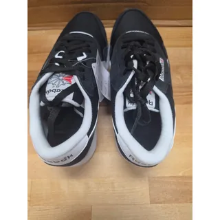 Photo of Reebok Classic Nylon Men Running Shoes Size: 8