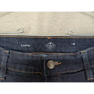 Photo of St John's Bay Blue Jean Capris Size 16 -0826H90
