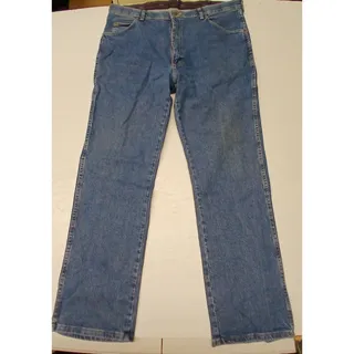 Photo of Wrangler Men's 38x32 Stretch Blue Jeans Good Condition Straight Fit Clothing