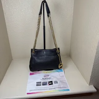 Photo of MICHAELMichael Kors Black Leather Jet Set Chain Medium Messenger EUC with COA