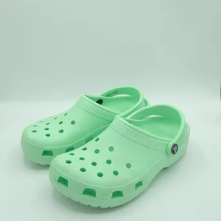 Photo of Crocs Classic Clogs Women's size Junior Men's size 6 mint green