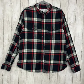 Photo of Old Navy Men's Plaid Long Sleeve Button-Down Shirt XL Black & Red Gorpcore 