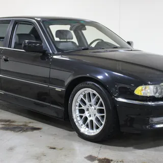 Photo of 2001 BMW 740il