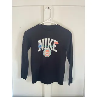 Photo of Nike girls small shirt
