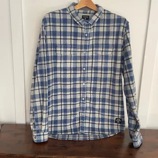 Photo of Quiksilver mens large flannel Button Down