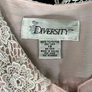 Photo of Vintage Cottagecore/Grandmacore Pink Pleated Women's Top with Lace Collar