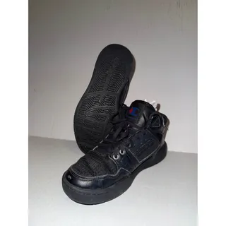 Photo of Boy’s Champion Athletic Shoes Black Leather & Mesh with Logo Big Kids Size 1