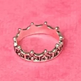 Photo of Women's Vintage Ring Silver and Black Crown Design Size 4.75