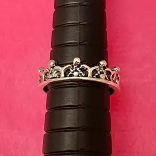 Photo of Women's Vintage Ring Silver and Black Crown Design Size 4.75