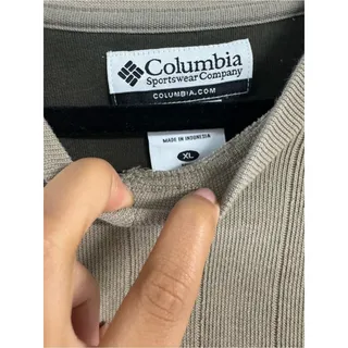 Photo of Columbia Men's Long Sleeve V-Neck Ribbed Pullover - Taupe Brown XL