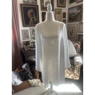 Photo of Liz Claiborne White Beautiful V-Neck Long Sleeve Cover Up Or Thin Blouse. 16W