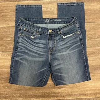 Photo of Levi Strauss Mid Rise Straight Denim Size 12S