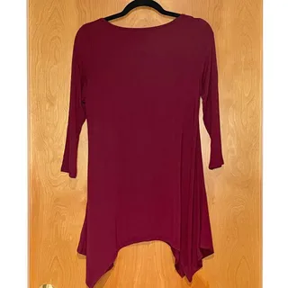 Photo of Valerie Stevens Tunic Cutout Top NWT Size Small