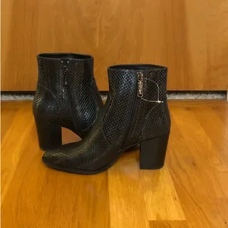 Photo of Blondo Tania Waterproof Leather Booties 6.5