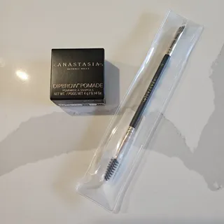 Photo of NEW Anastasia Beverly Hills Dipbrow Pomade Taupe + Dual-Ended Brush 12 Set