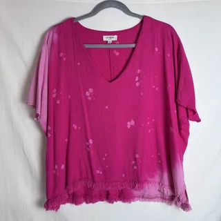 Photo of Umgee Womens Medium Pink Bleach Splatter Fringe Hem Linen Blend V-Neck Top Shirt