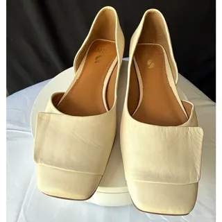 Photo of SARTO Women’s 8.5 Beige Leather Slip-On Square Toe Solid Flats