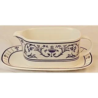 Photo of Mikasa Intaglio Lyrique Gravy Boat with Attached Underplate CA054 Stoneware