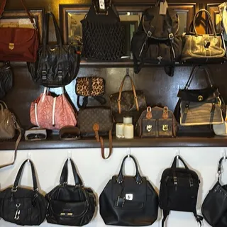 Photo of VERA BRADLY ALL $5 Starts Sundays 6:00pm – Flash Deals - Closet Cleanout