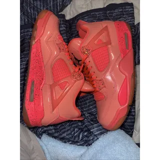 Photo of Size 9 - Air Jordan 4 Retro NRG Hot Punch W