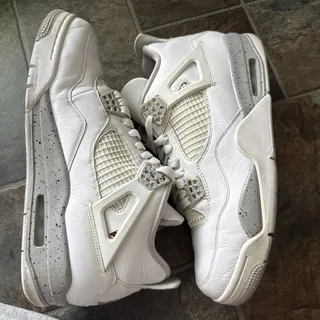 Photo of Size 9.5 - Jordan 4 Retro Mid White Oreo