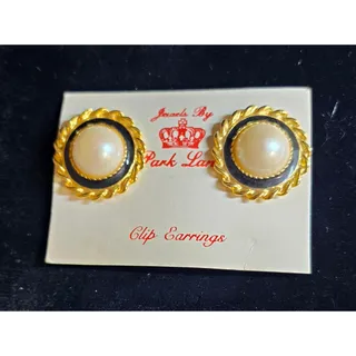 Photo of VTG "Ebony & Ivory" Faux Pearl Black Enamel Gold Tone Clip on Earrings NOS 80's 