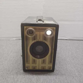 Photo of Kodak Six-16 Brownie Junior Box Camera Vintage Display Parts Repair