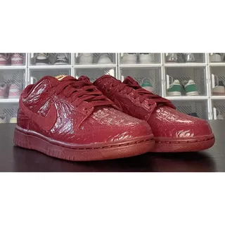 Photo of Nike Dunk Low Premium Leather Team Red Snakeskin 6W/4.5Y