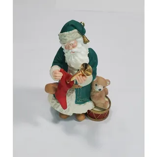 Photo of Vintage Hallmark Keepsake Ornament 1992 Collectors Series Merry Olde Santa (3)