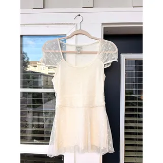 Photo of Banana Republic Cream Sheer Lace Top Womens Small Embroidered Mesh Y2K Blouse