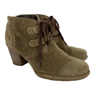 Photo of Clarks Artisan Womens 9.5 Carleta Lyon Tan Nubuck Leather Lace Up Booties