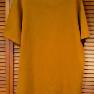 Photo of Junction West Men's Gold Woven V-Neck Pullover Shirt Short Sleeve Size Large