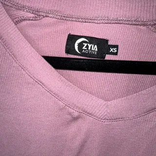 Photo of Zyia Active Womens Size Xtra Small Pink Ribbed Long Sleeve V-Neck Activewear Top
