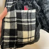 Listing Photo Thumb #4
