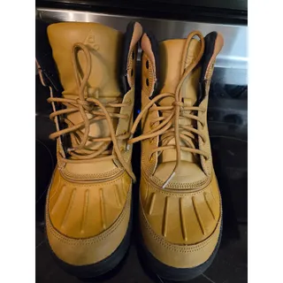 Photo of Nike Woodside II High ACG Boots Wheat/Black Women's Size 6 - Excellent Condition
