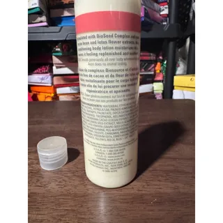 Photo of Avon naturals conditioning “cocoa & lotus flower” body lotion 8.4 Fl Oz. *2006
