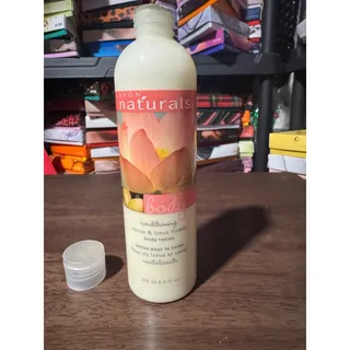 Photo of Avon naturals conditioning “cocoa & lotus flower” body lotion 8.4 Fl Oz. *2006