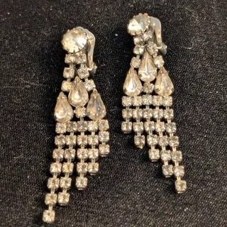 Photo of Vintage Weiss Clip On Waterfall Dangling Rhinestone Earrings