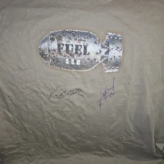 Photo of Autographed Fuel Sunburn Concert Tour T-Shirt XL Original 1998 band Shirt