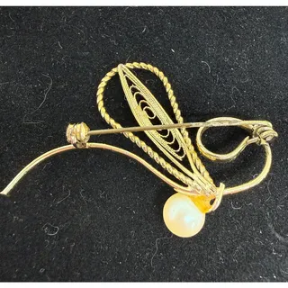 Photo of VINTAGE Gold Tone Faux Pearl Brooch Filigree Leaf Scroll Statement Jewelry Pin