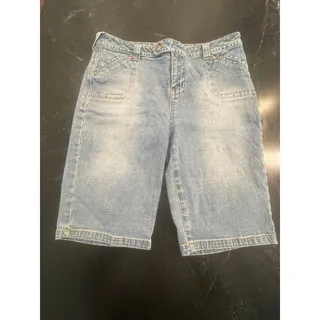 Photo of Bill Blass Jean Shorts, light wash Bermudas size 10