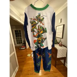Photo of Teenage Mutant Ninja Turtles Pajama Set Size 6/7