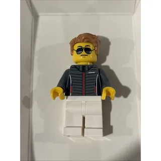 Photo of Lego Mercedes-AMG SL 63 Driver Minifigure #sc118 Brand New Speed Champions