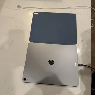 Photo of iPad Air 13" (M3) Like New