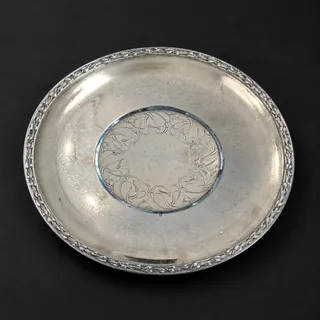Photo of Vintage Wm A Rogers Meadowbrook Silverplate 10'' Sandwich Serving Tray-Oneida