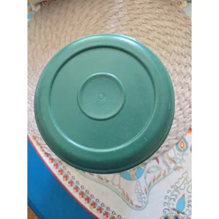 Photo of Rubbermaid 6 Cup Round #8 Food Storage Container Bowl W/Green Lid