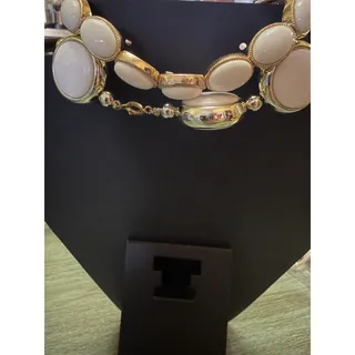 Photo of Vintage White/Gold Necklace And Bracelet