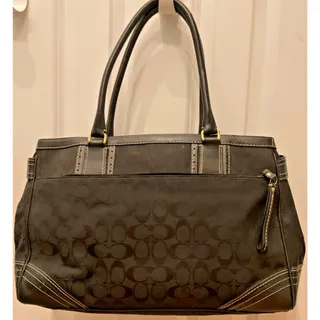 Photo of 🖤 Coach Hamptons Signature Horsebit Carryall Tote 🖤