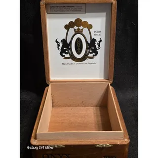 Photo of Onyx Reserve Toro 50x6 Empty Wooden Cigar Box Dominican Republic Vintage